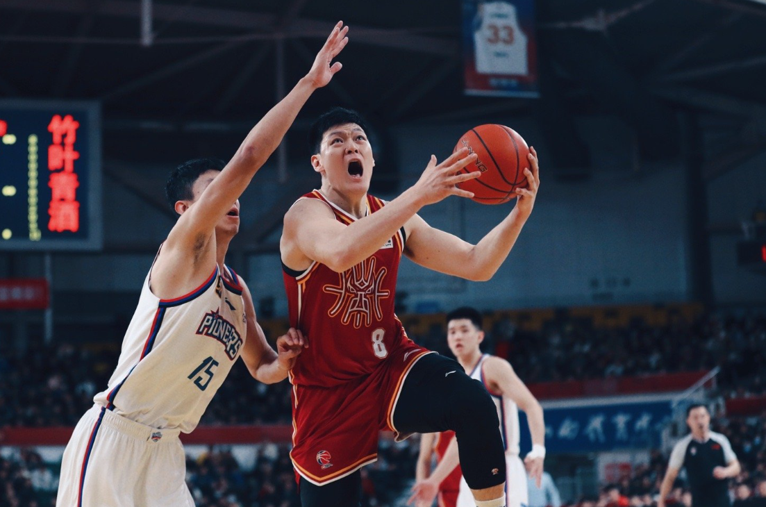 关于比赛的胜负遥在望中，悬念重重的信息