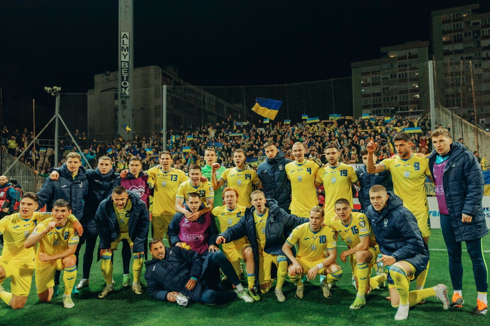 开云平台-乌克兰队在欧预赛中取得连胜球迷欣喜若狂