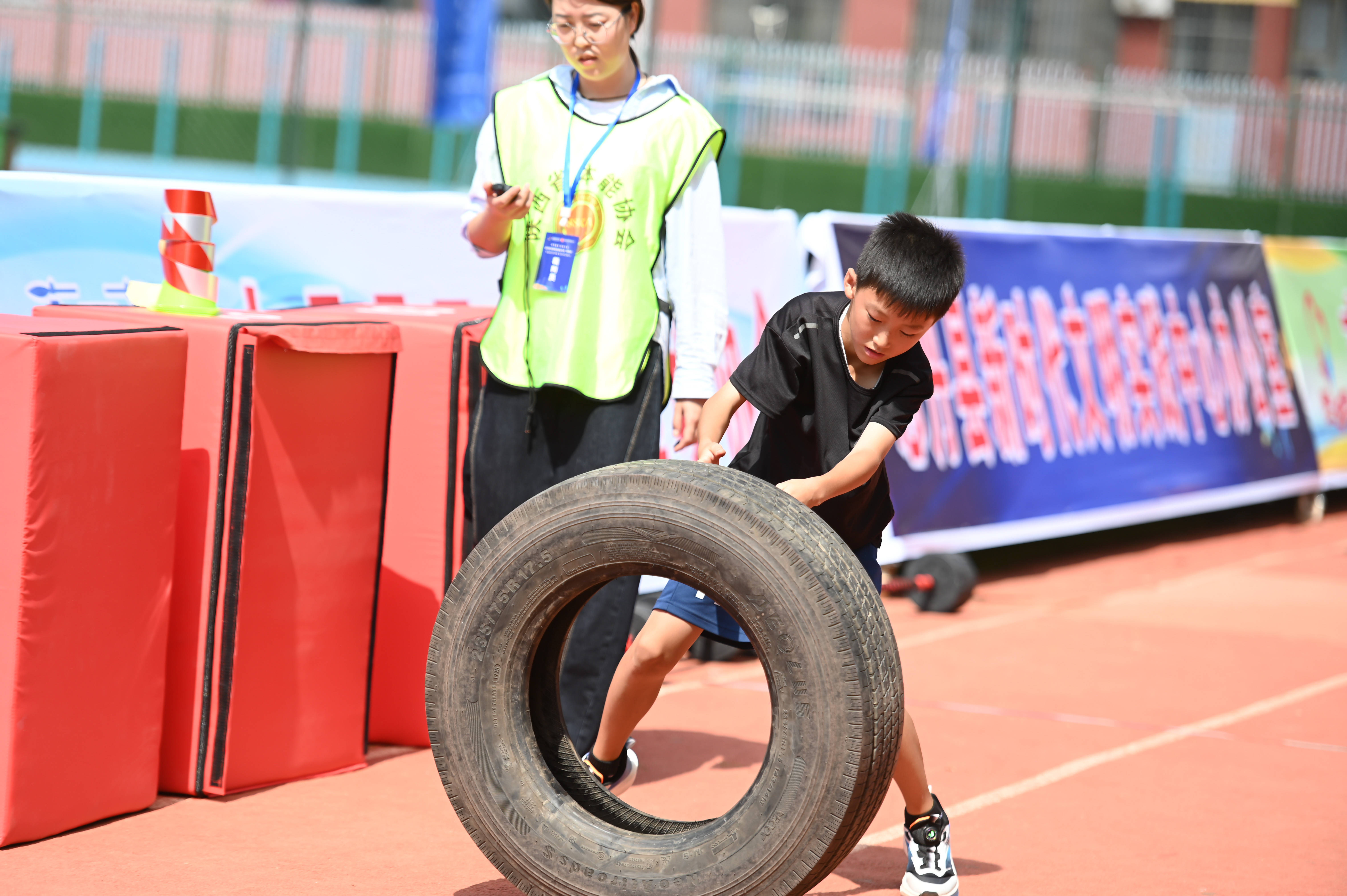 体育盛事中，各方选手尽展风采