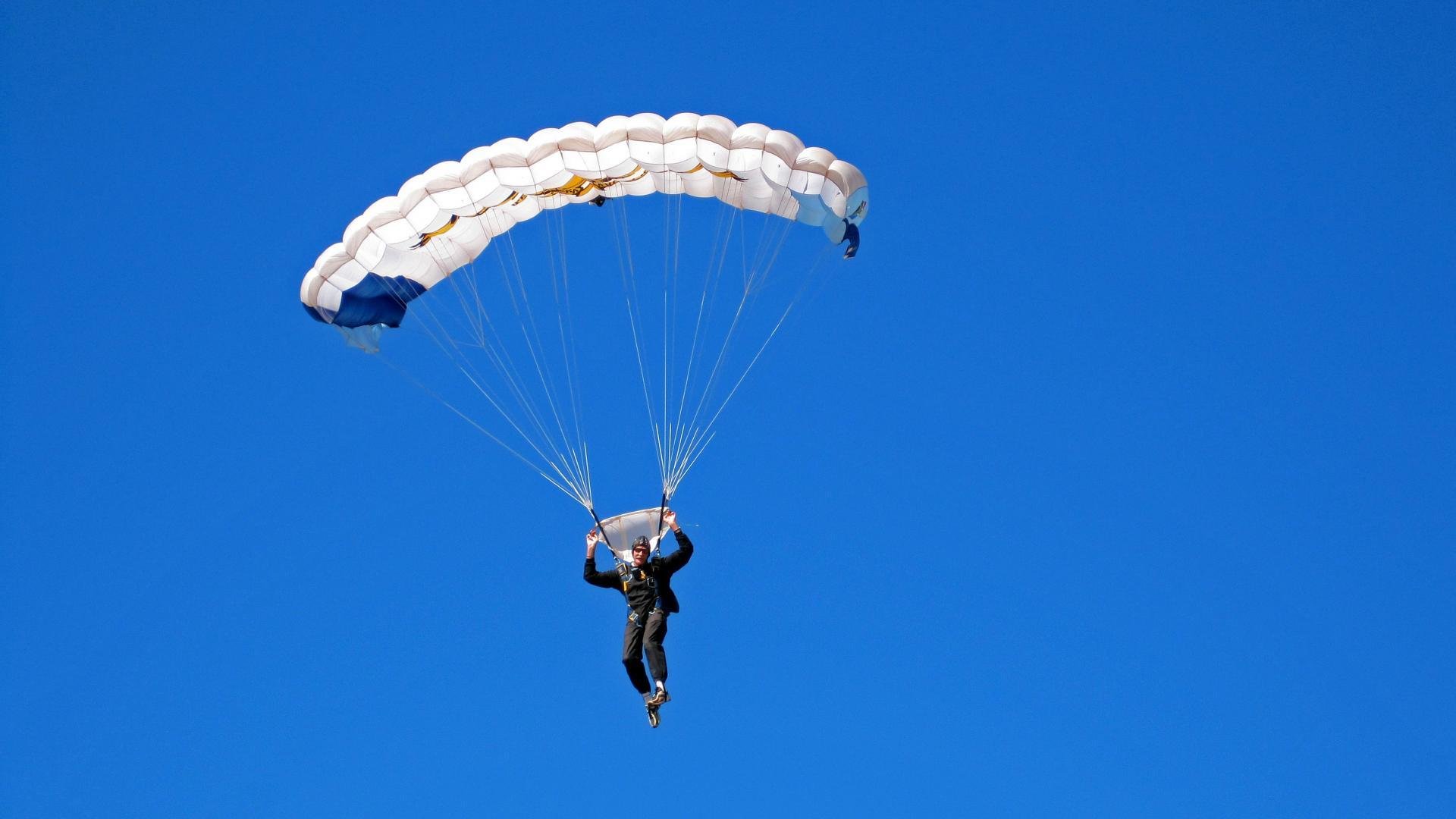 小贾伦一手掌控比赛走势，上海队绝杀猛龙背后的战术密码