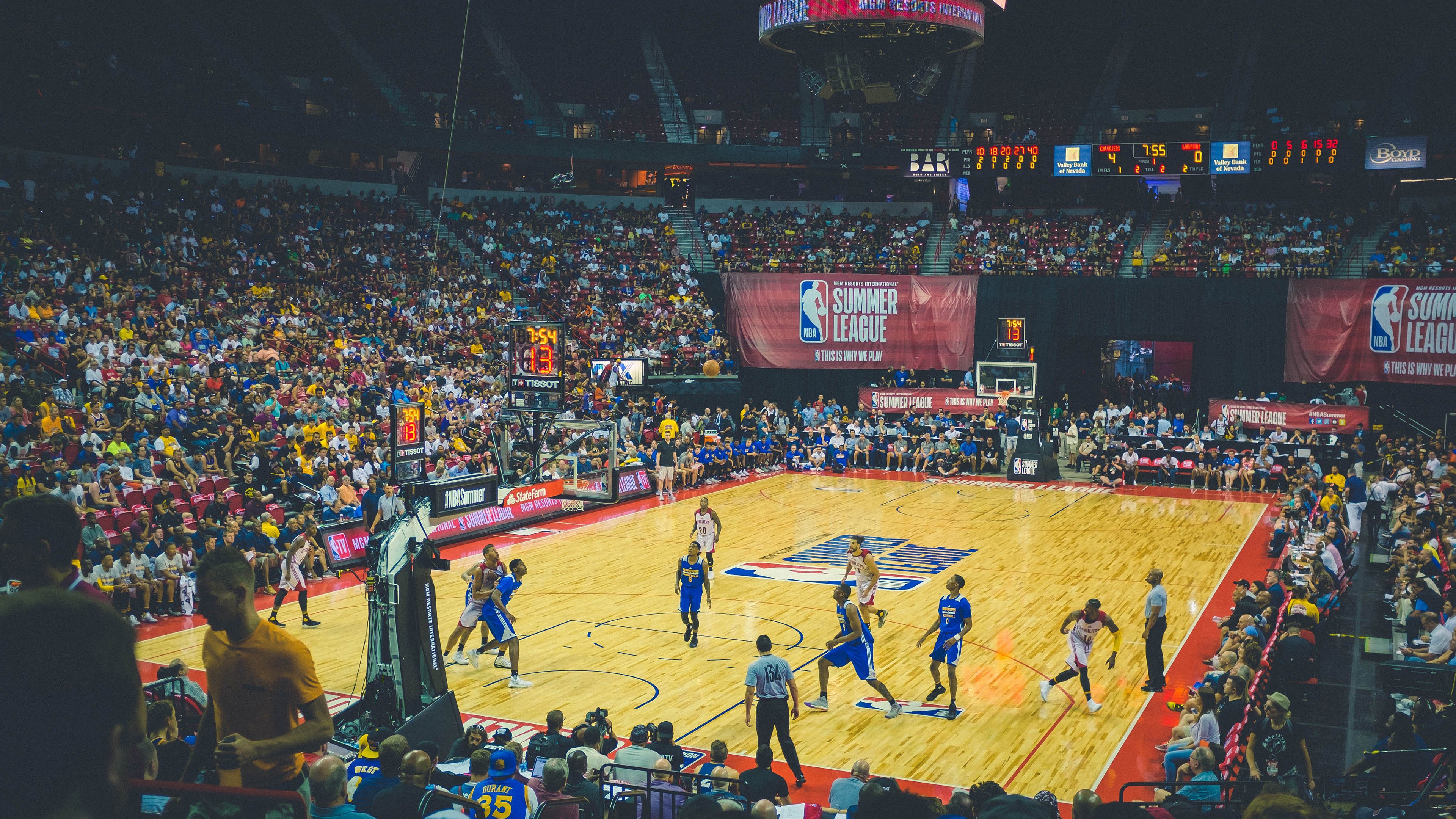 西决生死战之夜,霍勒迪的压制级表演如何改写历史