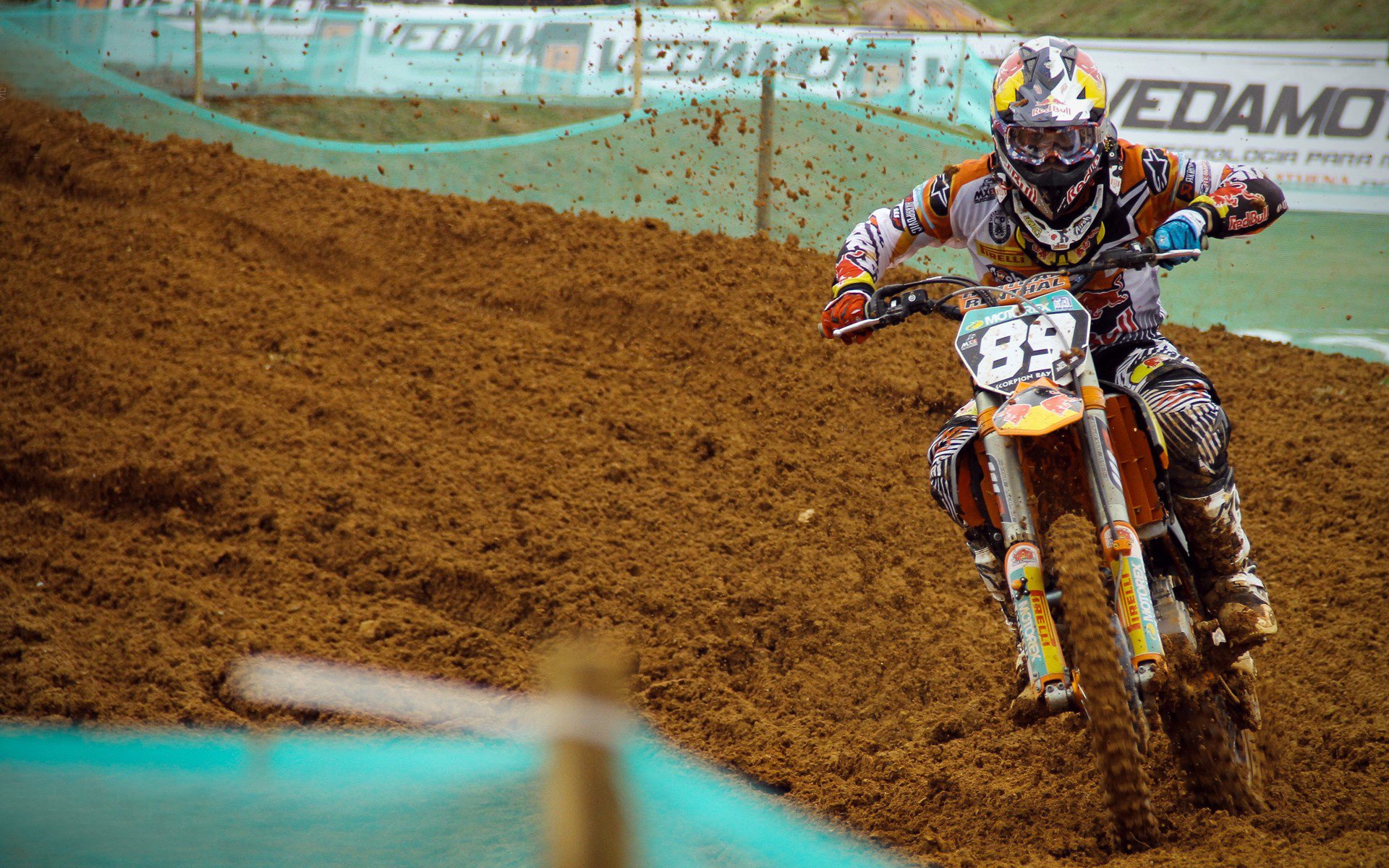 开云官方app入口-跨界制霸，从绿军铁血到杜兰特F1弯道超关—体育世界的多维征服