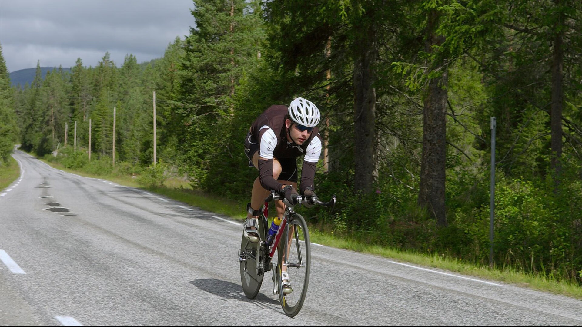 维尼修斯一剑封喉，巴拉圭战术粉碎安哥拉，南美铁壁如何锁死非洲旋风？